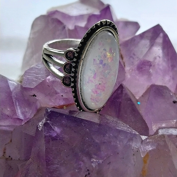 Jewelry - Fashion Jewelry Ring Size 5